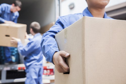 Secure short-term storage units in Gunnersbury for flexible use