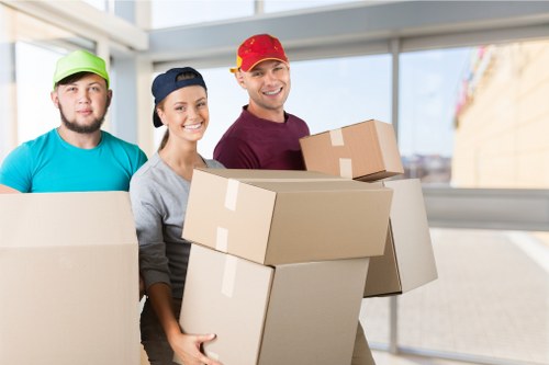 Local packing support in Gunnersbury with labeled moving boxes